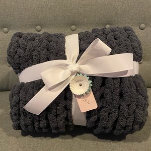 Cozy Chunky Knit Blanket medium 50inX40in